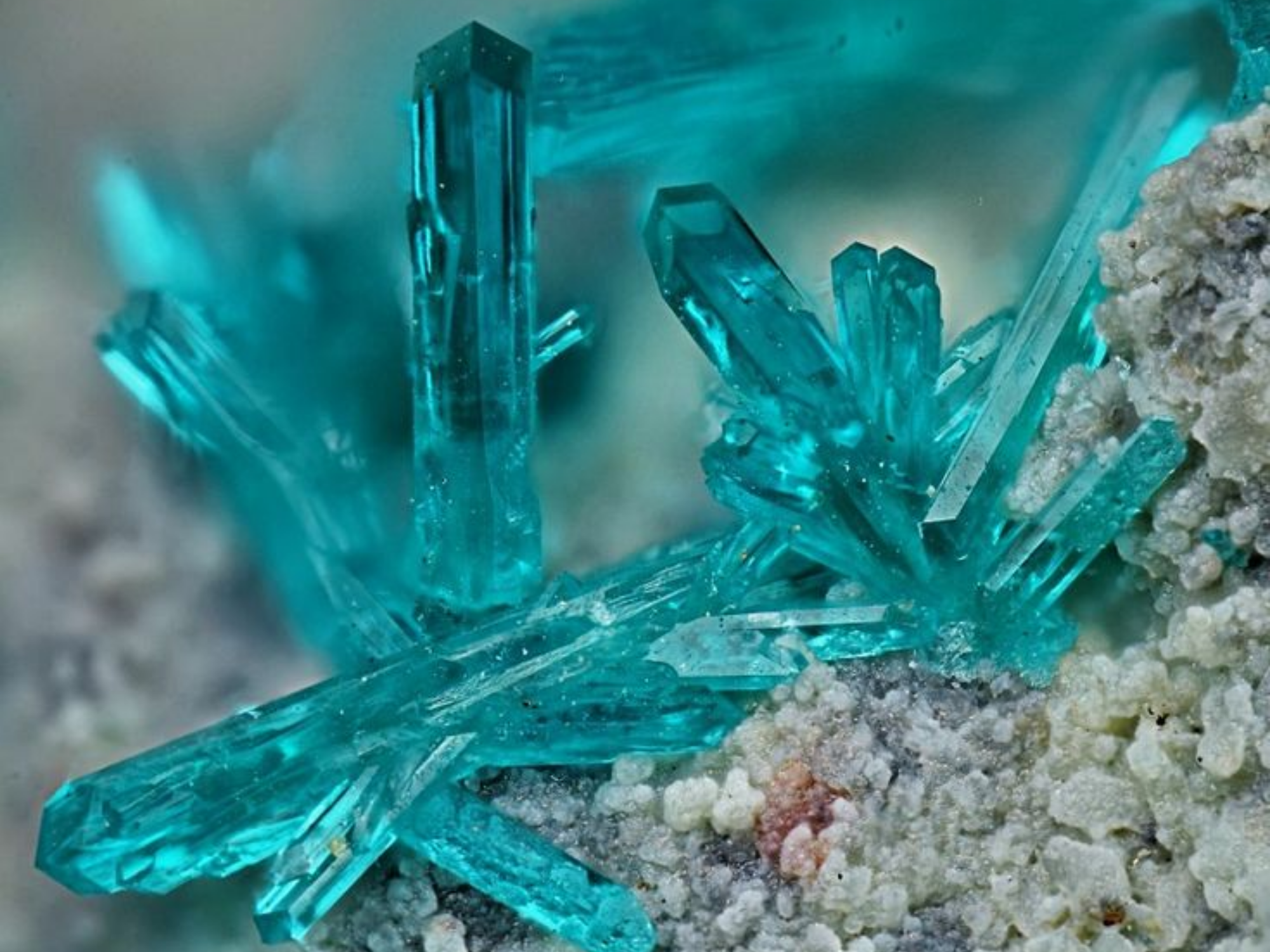 Кристаллотерапия и целительство камнями: 3 способа использования минералов для гармонизации тела и души
